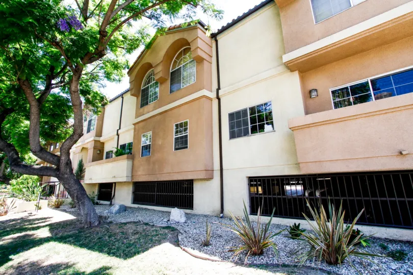 The landscaping around 11306 Moorpark