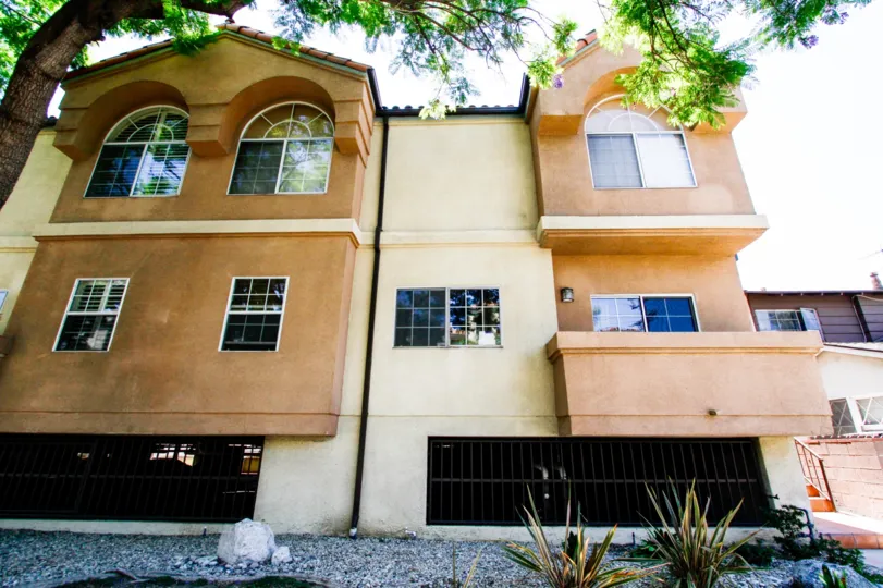 The view of 11306 Moorpark from the sidewalk