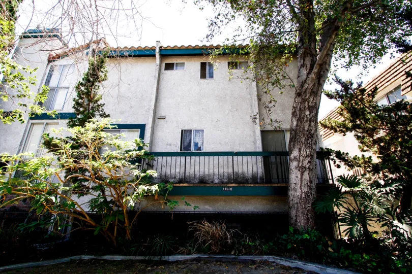 The balcony at 11610 Moorpark St in Studio City