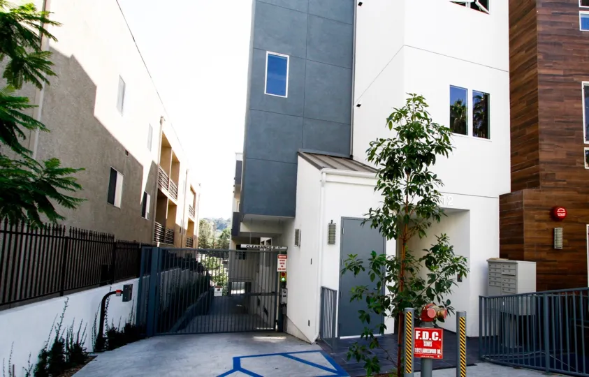 The parking for 11912 Laurelwood Dr in Studio City