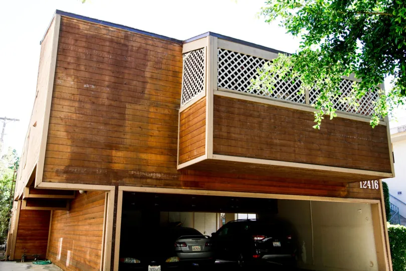 The building at 12416 Moorpark St