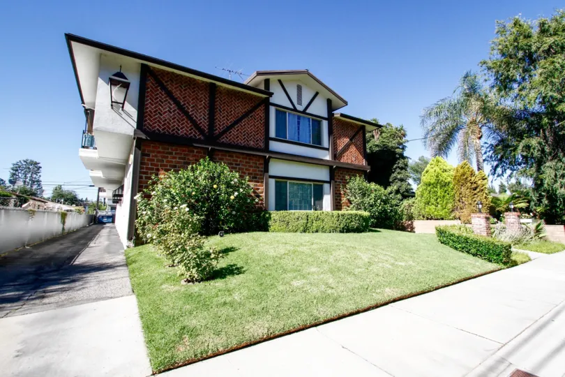 The yard in front of 12803 Bloomfield St