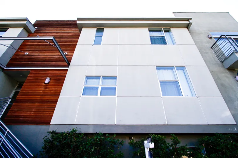 The building front of 12908 Bloomfield in Studio City