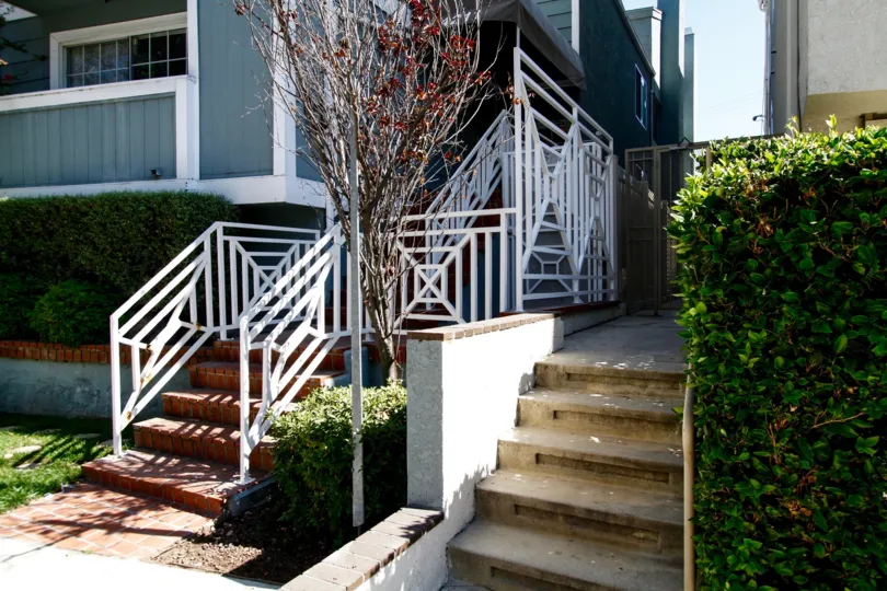 The side entrance into 4211 Arch Dr