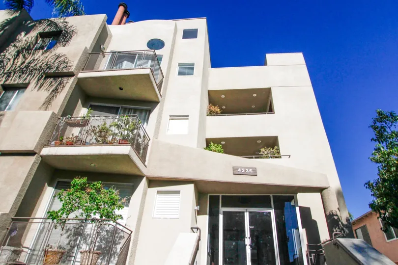 The entrance into 4236 Longridge Ave in Studio City