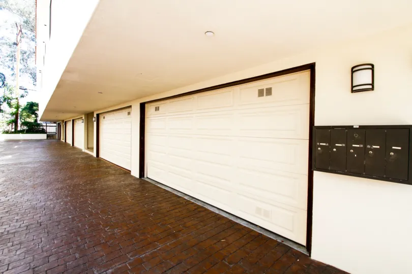 The parking for 4328 Gentry Ave