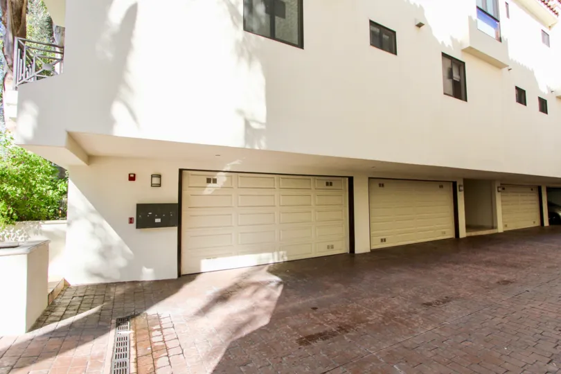 A sunny day at 4432 Gentry in Studio City, California