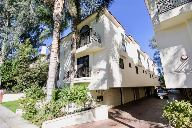 A sunny day at 4332 Gentry in Studio City, California