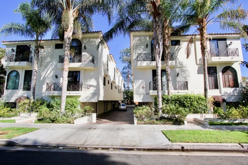 A sunny day at 4432 Gentry in Studio City, California