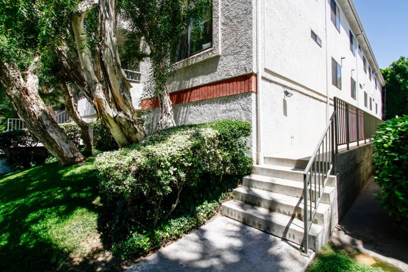 The stairs into the side entrance into 4370 Troost Ave in Studio City