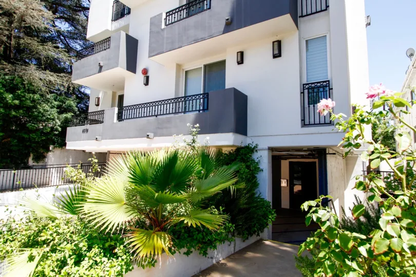 The entrance into 4374 Troost in Studio City