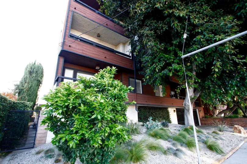 The balconies seen at 4425 Whitsett Ave in Studio City