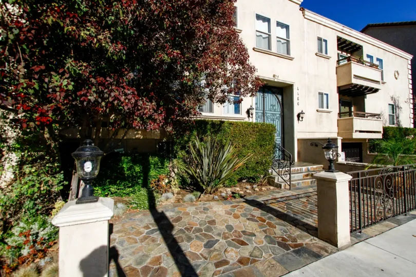 The entryway at 4466 Coldwater Canyon Ave