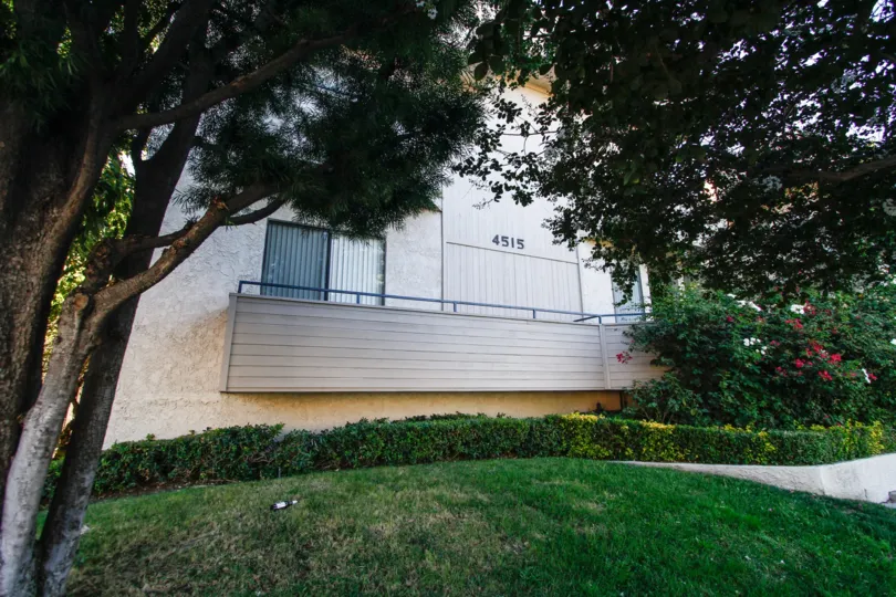 The yard in front of 4515 Coldwater Canyon Ave