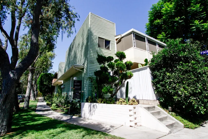 The Acama Ardmore building in Studio City
