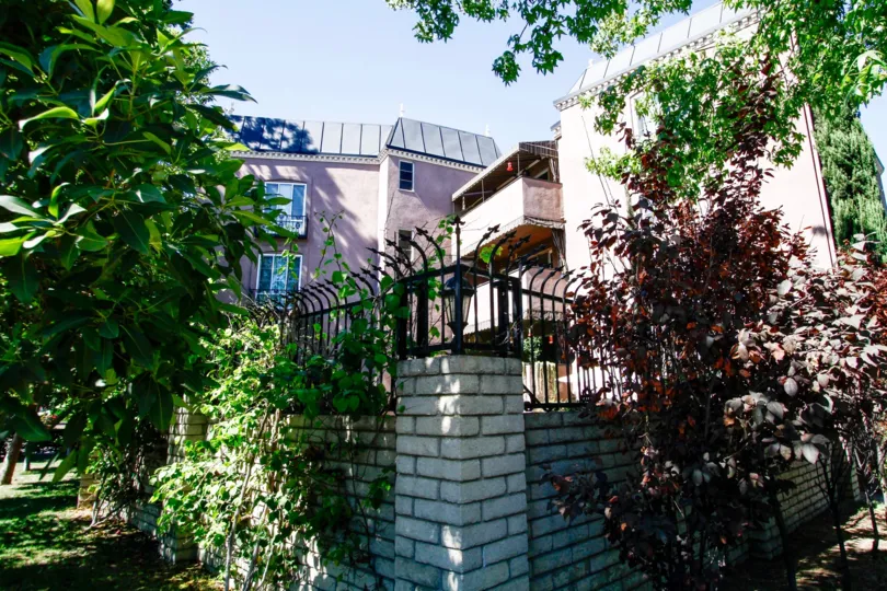 The fence around the Chauteau Laurelle