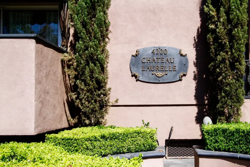The sign announcing the Chauteau Laurelle