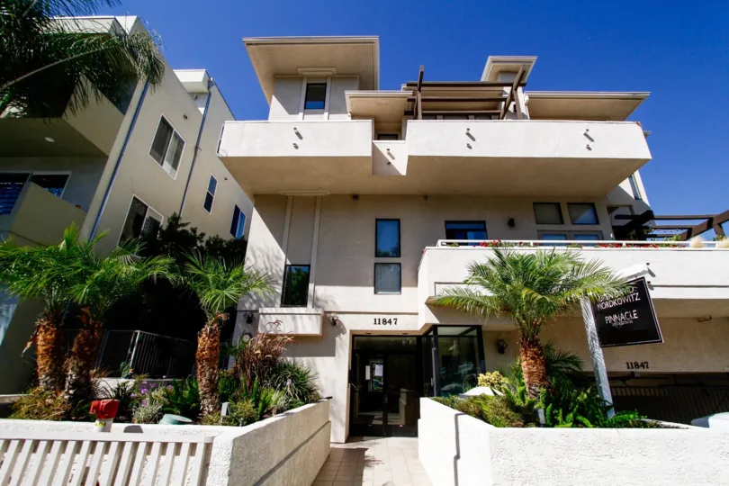 The Laruelwood Condos building in Studio City