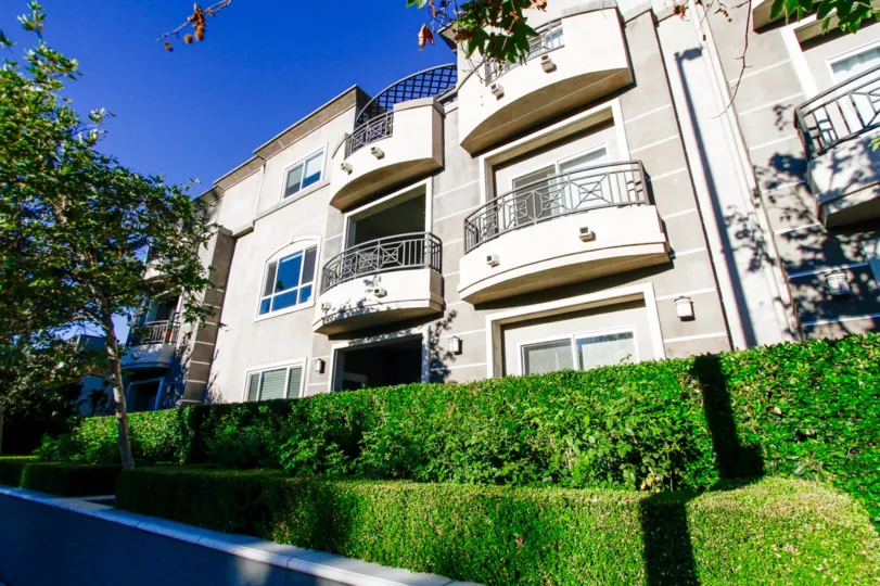 The balconies that are seen around the Lumiere in Studio City
