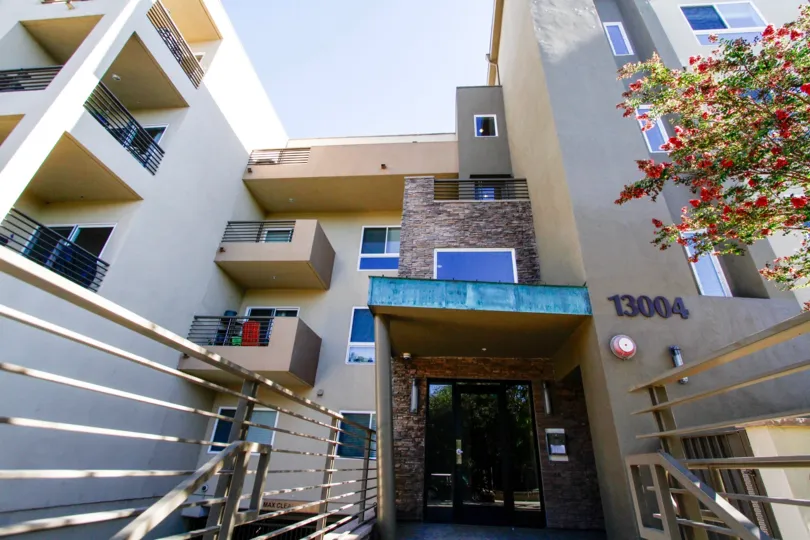 The entrance into Mirada at Valleyheart