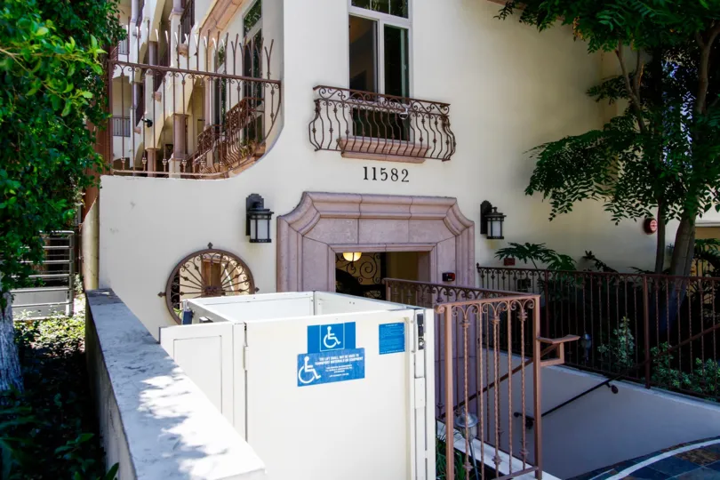The entrance into Moorpark Meadows in Studio City