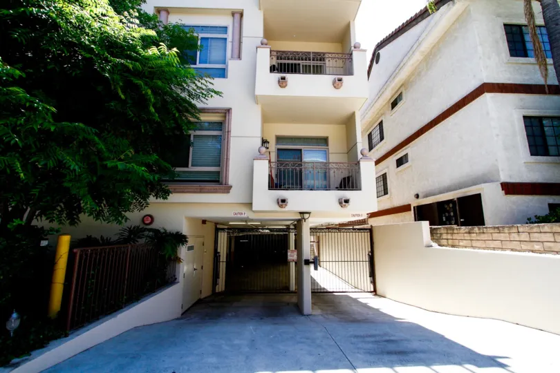The Moorpark Meadows building in Studio City