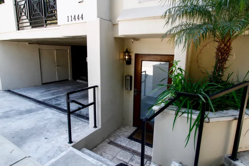 The entrance into Moorpark Townhomes in Studio City