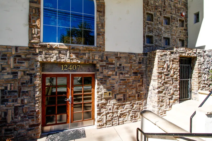 The doors into Moorpark Villas in Studio City