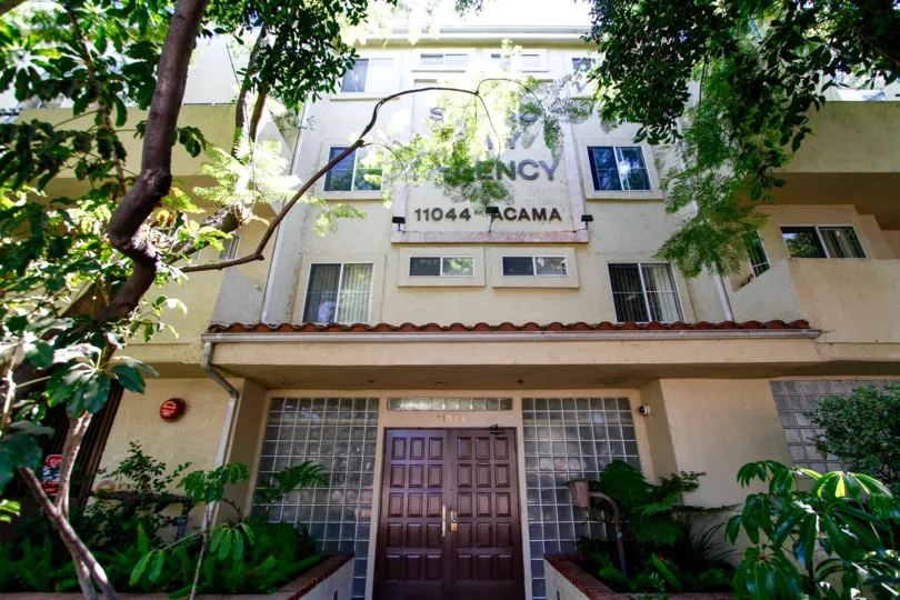 The entrance into the Studio City Regency in Studio City