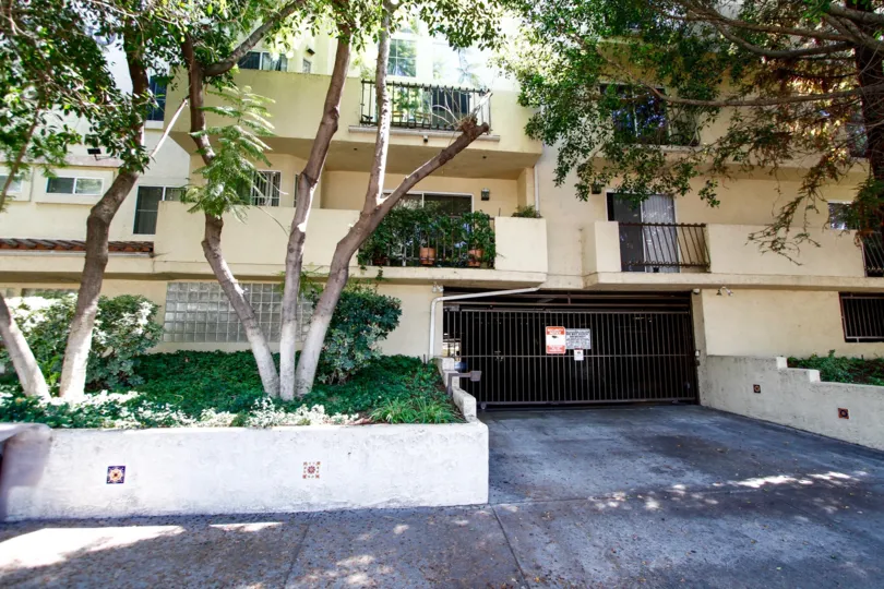 The parking for Studio City Regency in Studio City