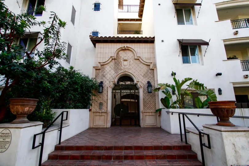 The entrance into Studio Villas West in Studio City