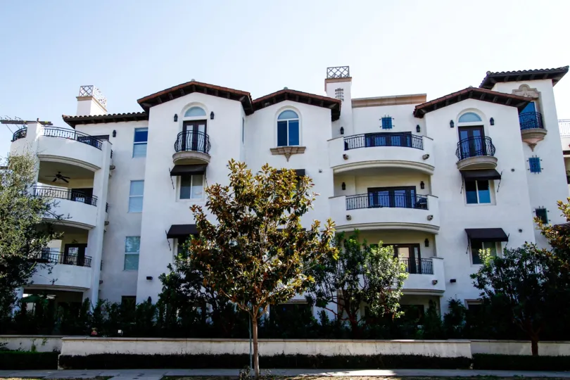 The view of Studio Villas West from the street