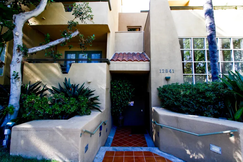 The entrance into Toscana Court