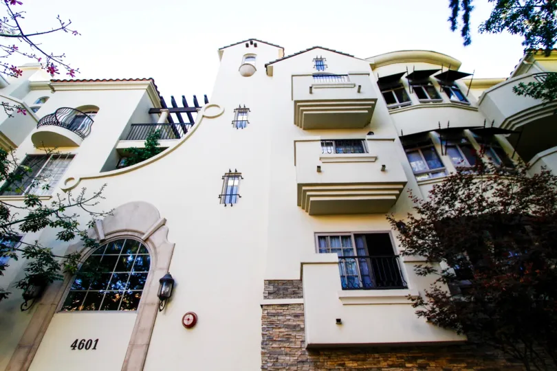 The architecture of the Villa Dolce in Studio City