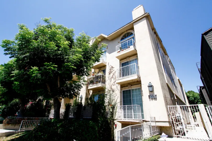 The Villas at Moorpark building in Studio City