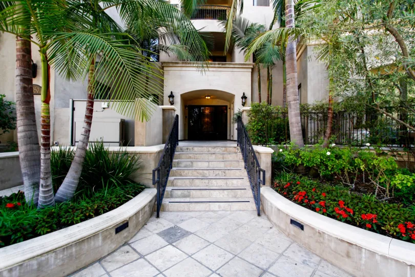 The entryway into the Vita Bella