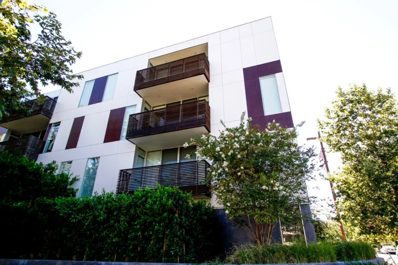 The balconies at Woodbridge 12