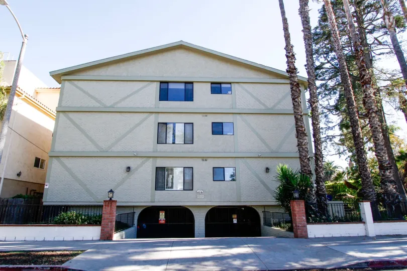 The Woodbridge Townhomes building in Studio City
