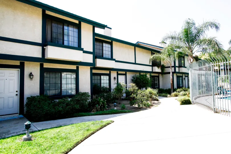 The units seen at Glenoaks Gardens in Sylmar California