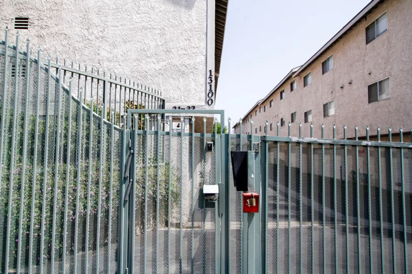 The entrance into Kingsbury Condominiums