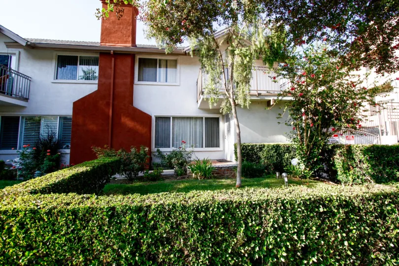 The landscaping around Collinwood Condominiums in CA California