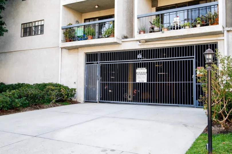 The parking at Lindley Terrace in CA California