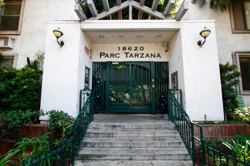 The name of Parc Tarzana in CA California