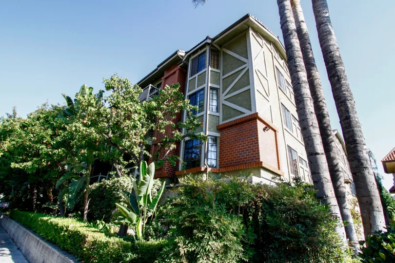 The landscaping around the Regent Court in CA California