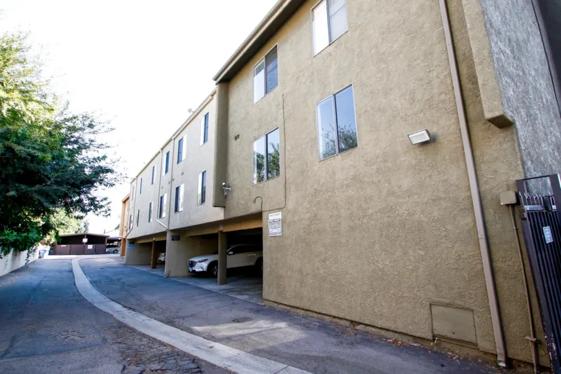 The Tarzana Millpond building in CA California