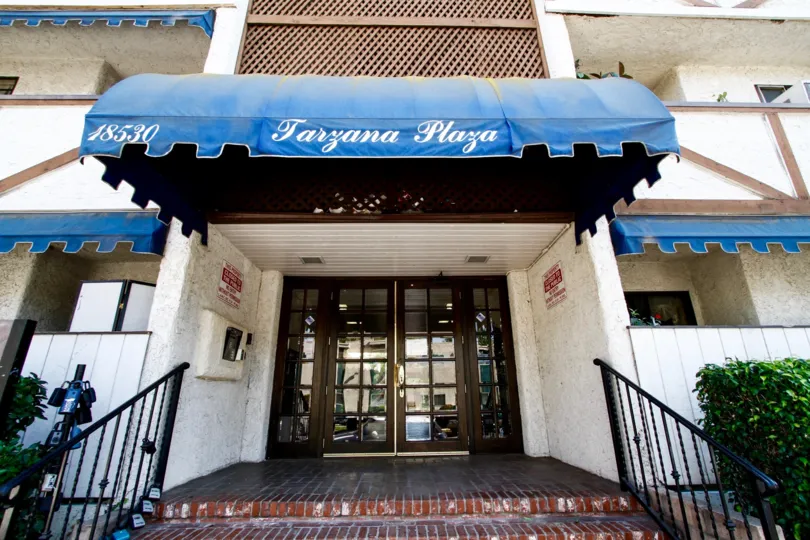 The Tarzana Plaza name written above the entrance
