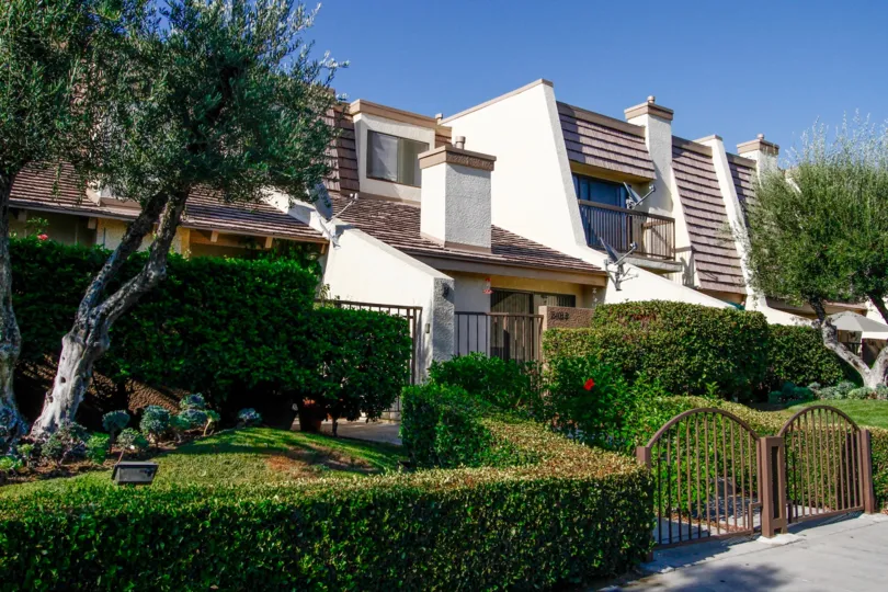 The Tarzana Villas North building in CA California