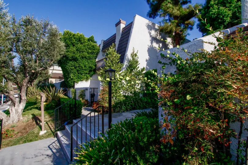 The stairs up to Tarzana Villas South