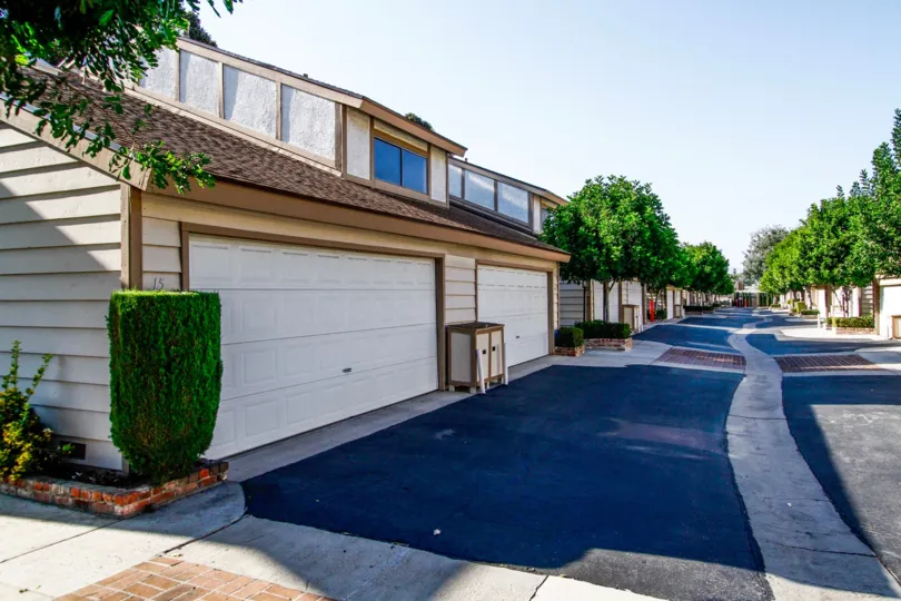 The parking for Tarzana Woods