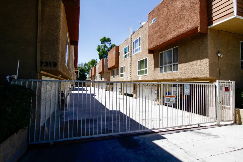 The parking for 7319 Hazeltine Ave